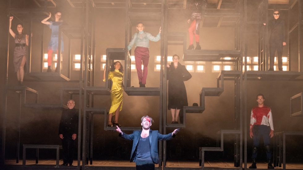 Berliner Ensemble 3 Groschen Oper mit Immersive Sound und Akustik ...